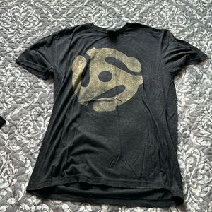 Men’s size medium Rock and Roll Hall of fame Graphic t-shirt